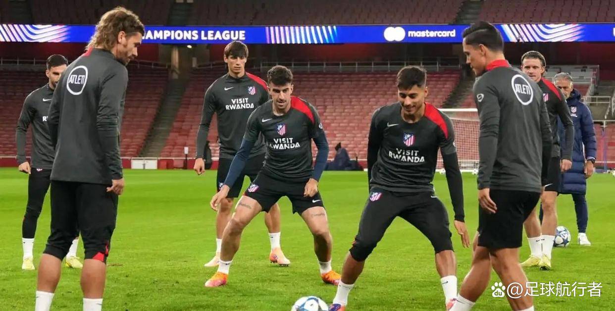 包含赛地聚焦：意甲转会期热度飙升，阿森纳完成体检，质疑声仍在，更衣室氛围转暖的词条